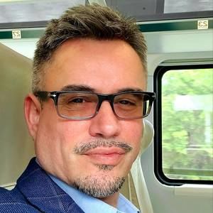 Meet your Posher, Travis